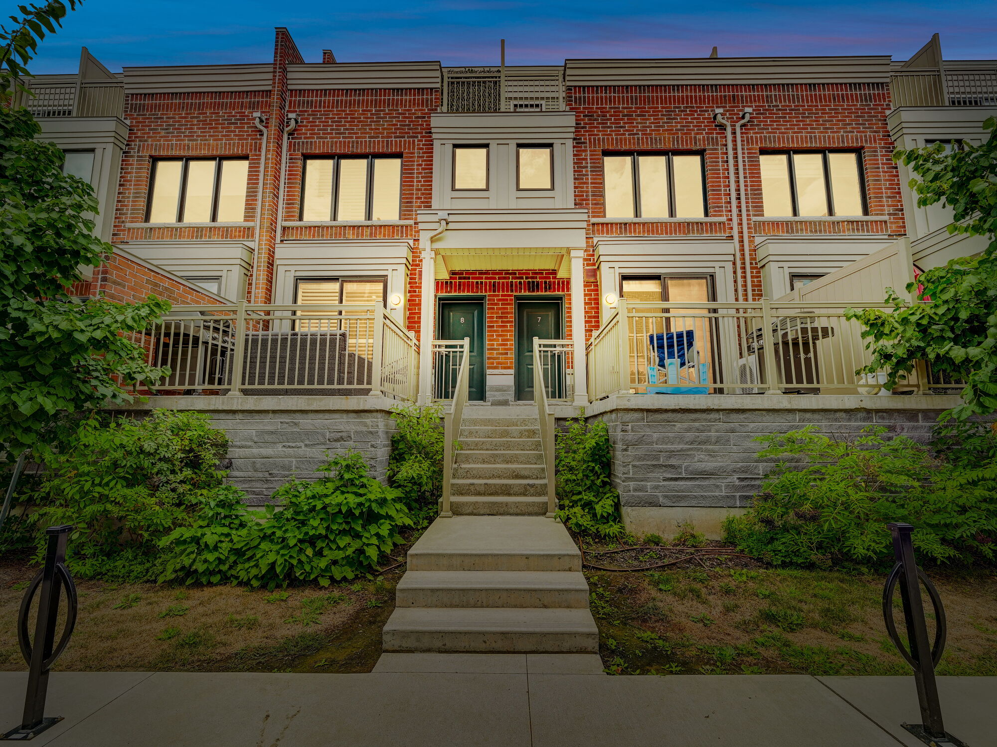 Etobicoke Townhouse For Sale 880 Eastwood Park Gdns