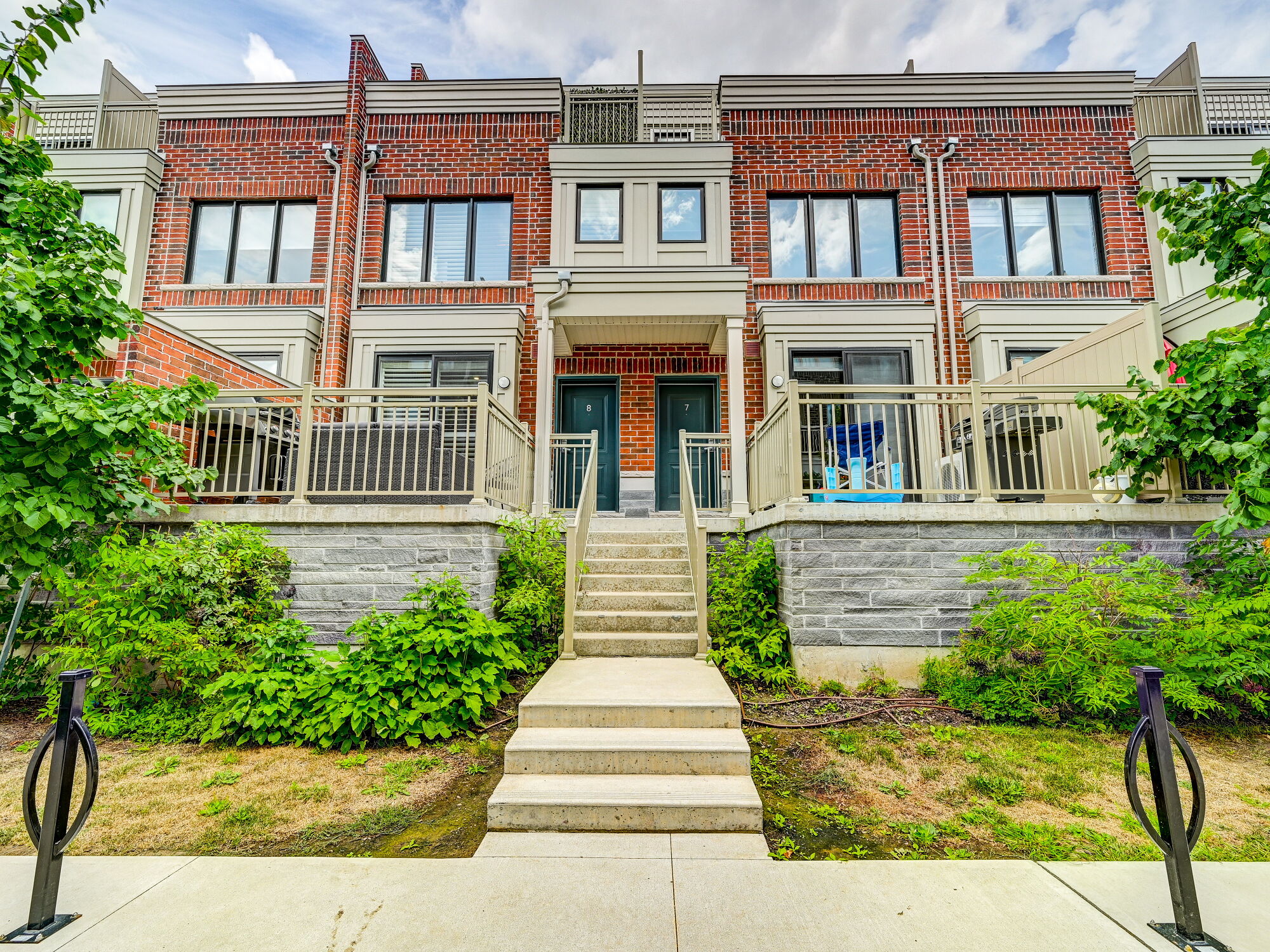 Etobicoke Townhouse For Sale 880 Eastwood Park Gdns