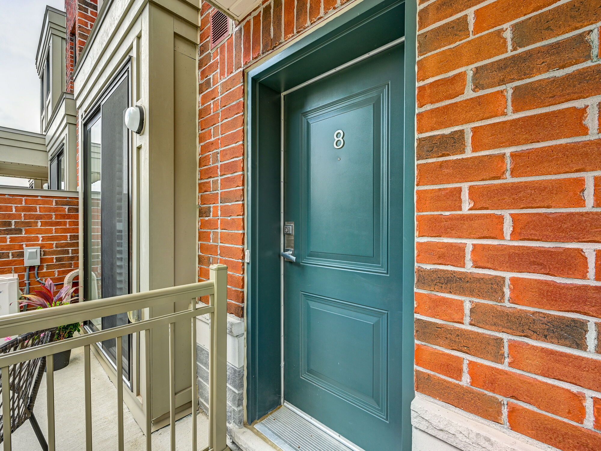 Etobicoke Townhouse For Sale 880 Eastwood Park Gdns