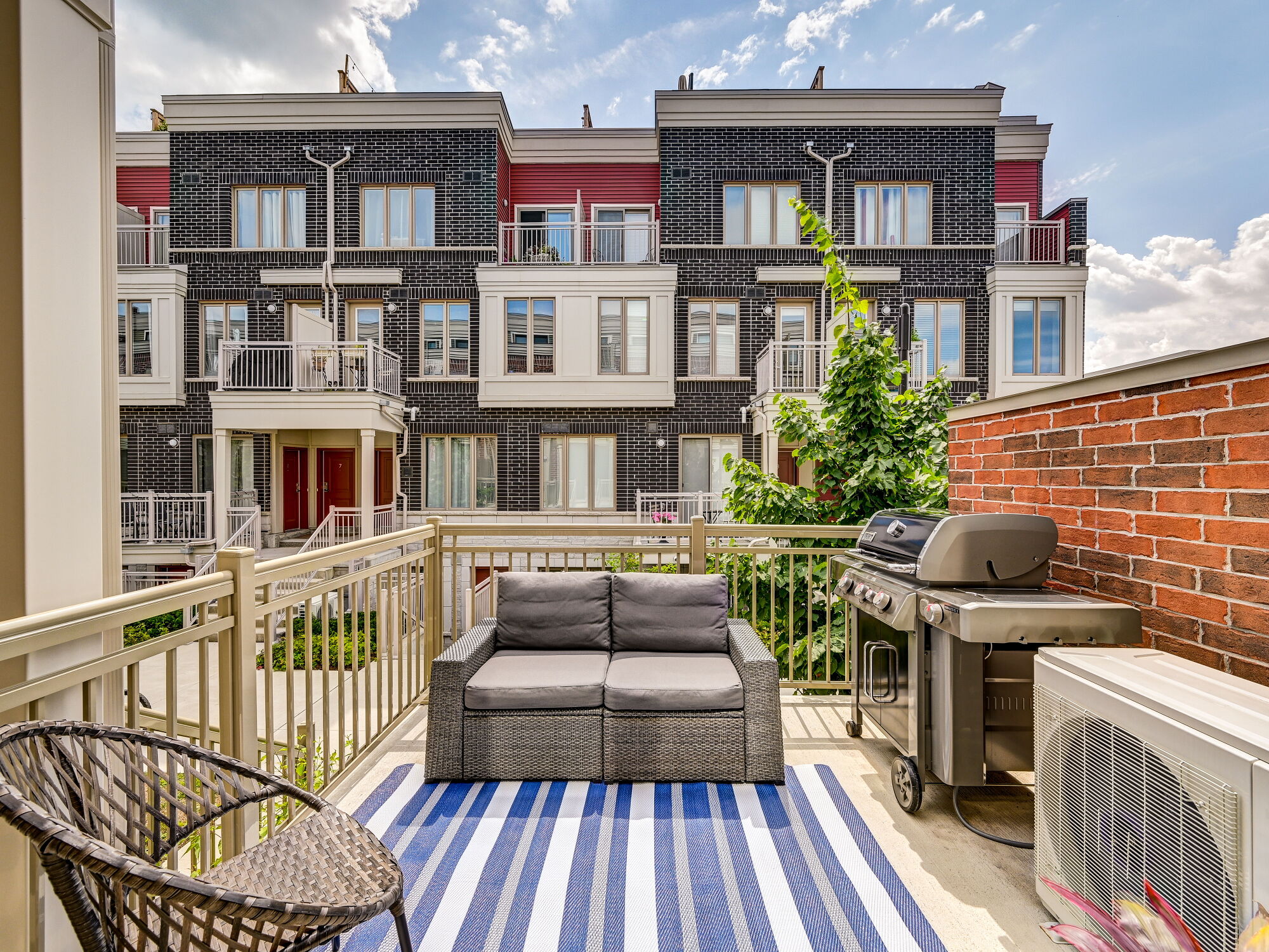 Etobicoke Townhouse For Sale 880 Eastwood Park Gdns