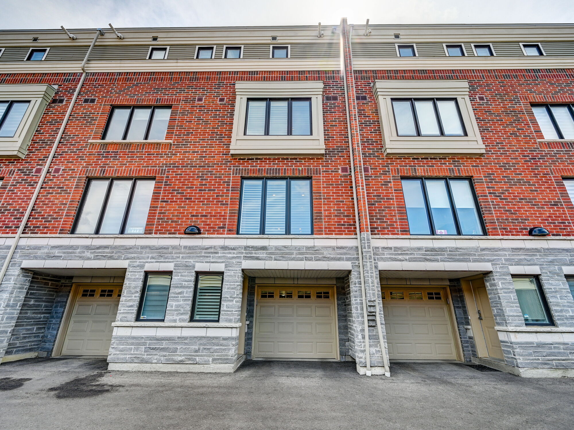 Etobicoke Townhouse For Sale 880 Eastwood Park Gdns