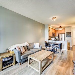 5233 Dundas Street West Living