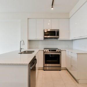 705-50 Thomas Riley Rd Kitchen